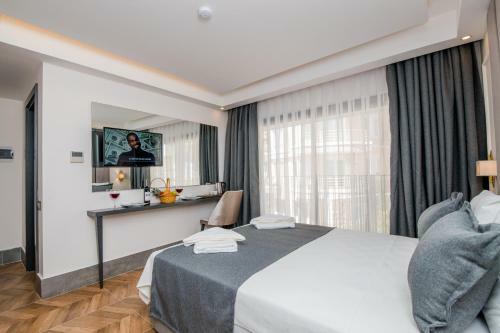Hotel Fly Inn