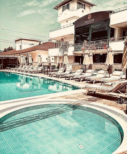 Esquire Hotels And Lounges
