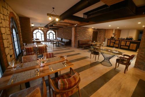 Raymar Hotels Mard?n