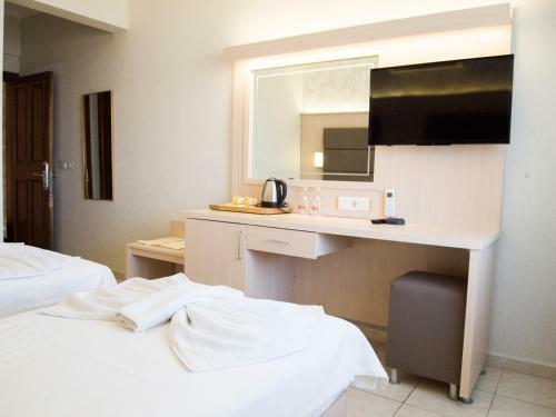 Ozcan Beach Hotel
