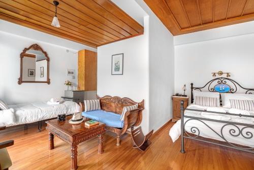 Paraliako Hotel