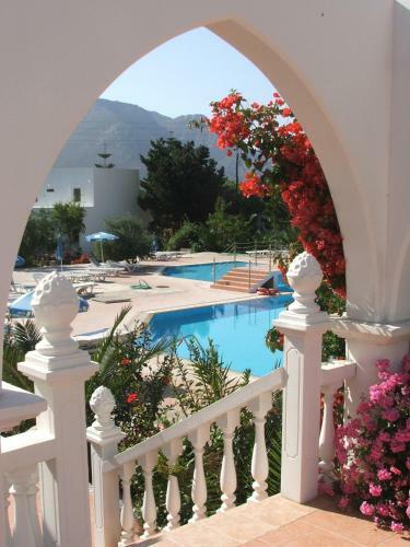 Aparthotel Eristos Beach Hotel