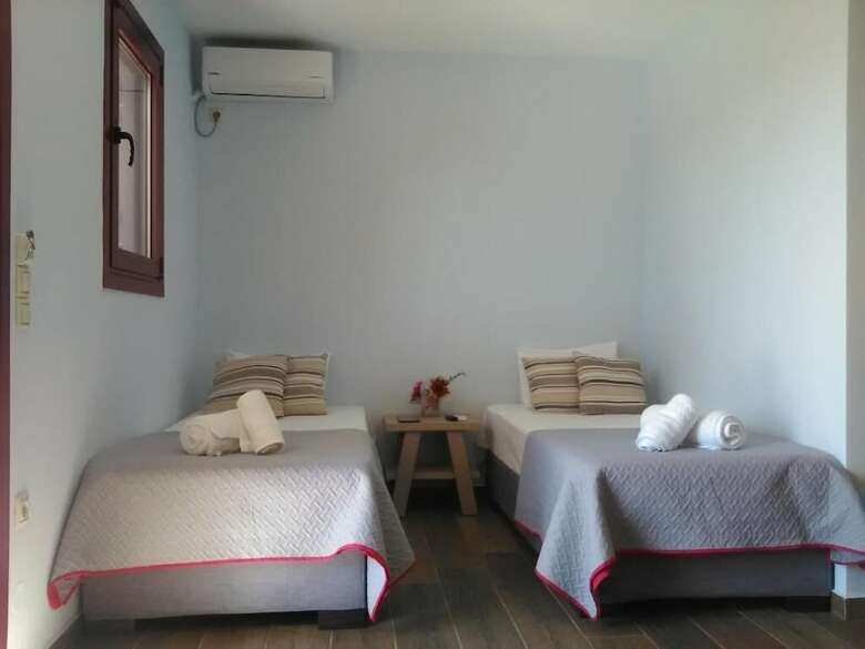 Mikros Gialos Apartments