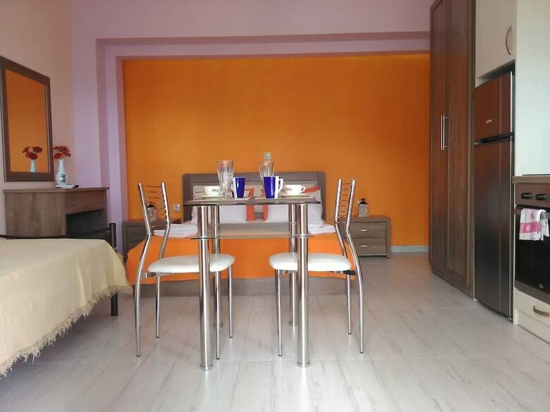 Mikros Gialos Apartments