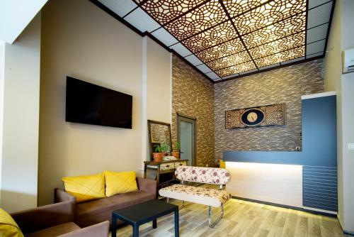�ay Apart Family Stay Only