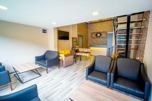 �ay Apart Family Stay Only
