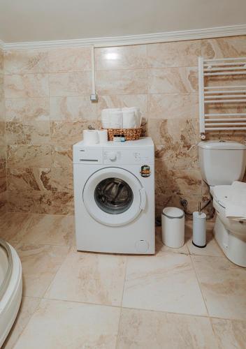 Umut Apartments