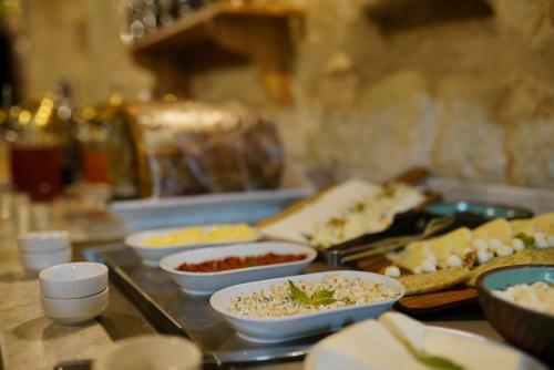 Hotel Taru Cave Suites