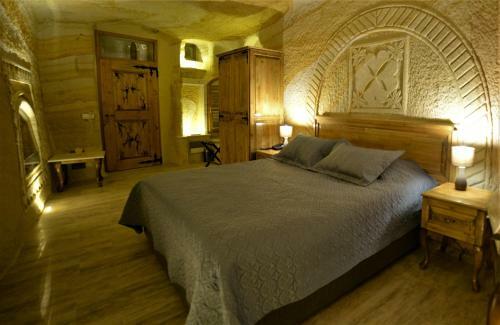 Crassus Cave Hotel
