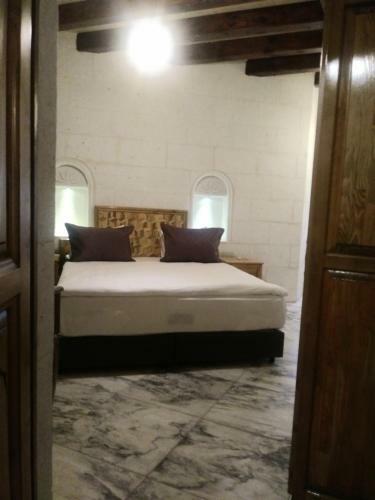 Crassus Cave Hotel
