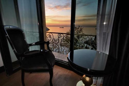 Hostal Bab-i Zer Hotel