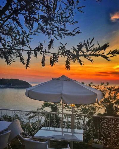 Hostal Bab-i Zer Hotel