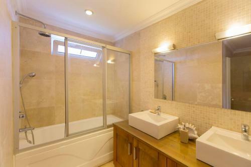 Iskenderun Villa Sleeps 10 With Pool And Air Con