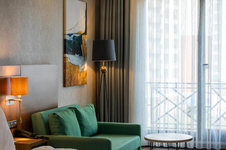 Hero's Hotel