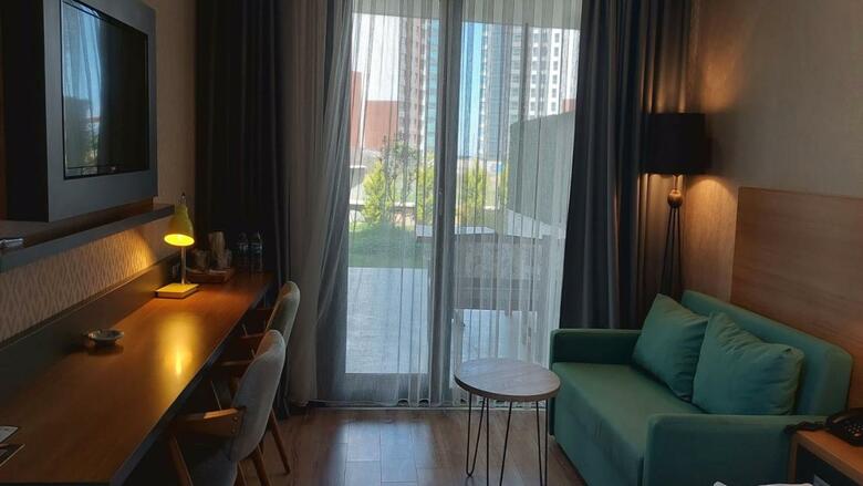Hero's Hotel