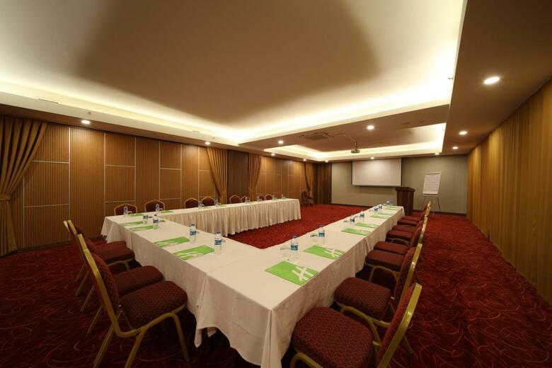 Hero's Hotel