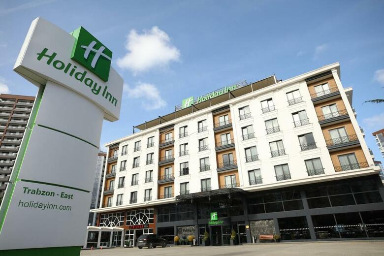 Hero's Hotel