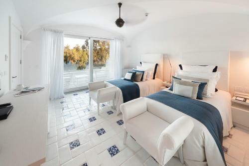 Gebze Villa Sleeps 24 With Pool And Air Con