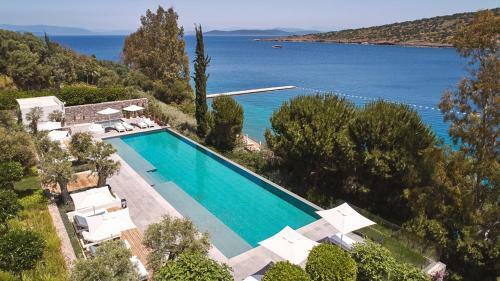 Gebze Villa Sleeps 24 With Pool And Air Con