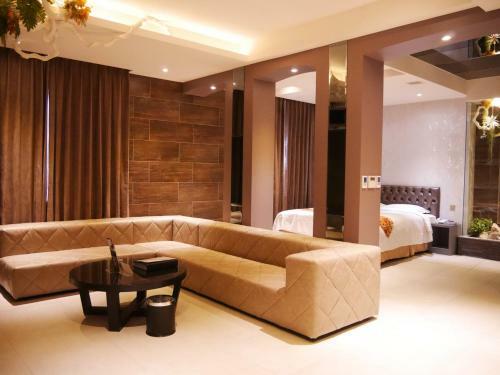 Refinement Motel