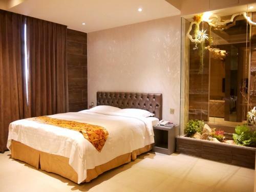 Refinement Motel