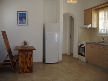 Hostal Helena's Apartments