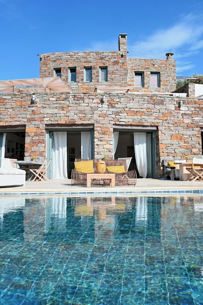 Hotel Aigis Suites