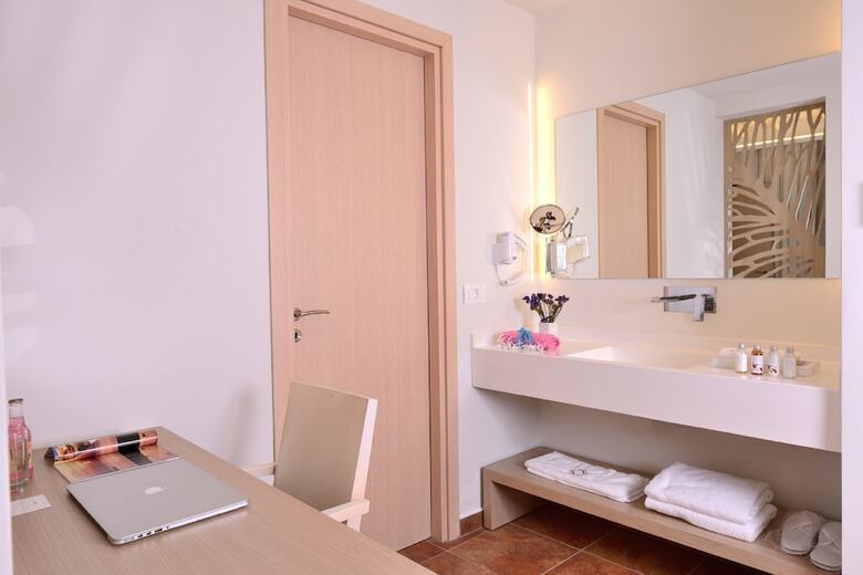 Varos Village Traditional Hotel