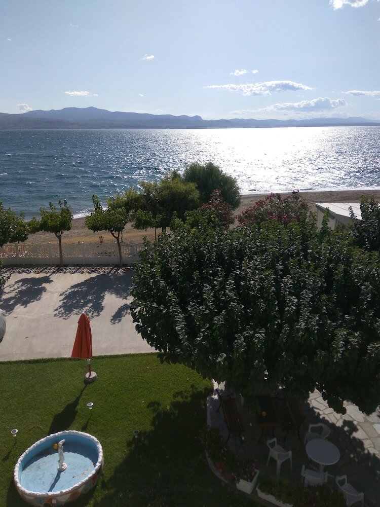 Hostal Pansion Akrogiali