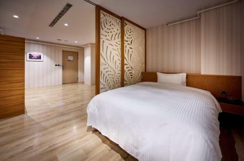 Oursea Hotel