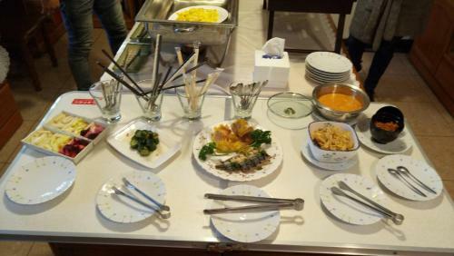 February Flower Food Homestay