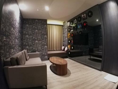 Song Xia Motel