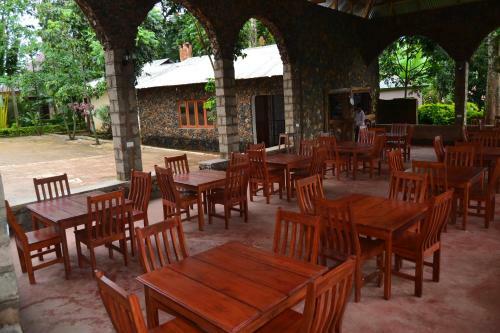 Serene Mountain Lodge