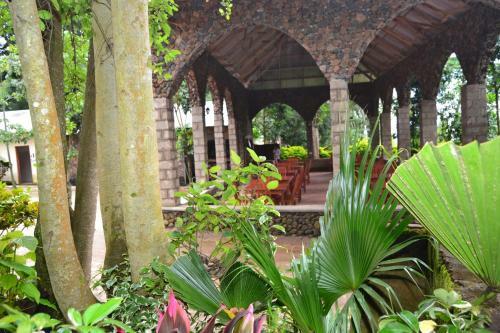 Serene Mountain Lodge
