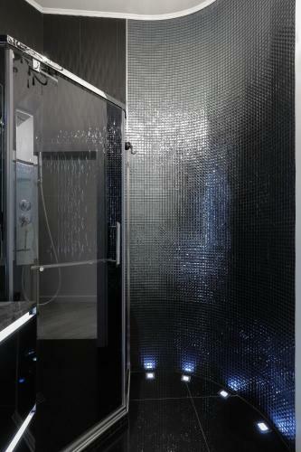 Black&white Apartment In Smart Plaza