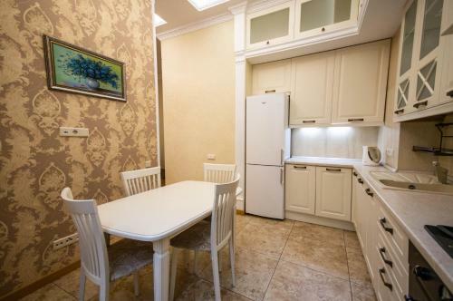 Kyiv 2rooms Classic Vip Apartment