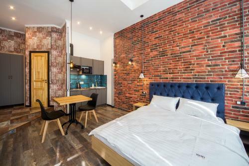 Loft Design Apartments Near Maidan