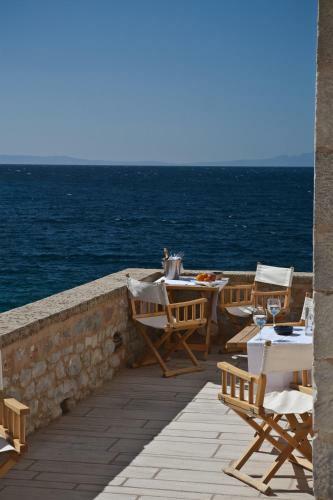 Hotel Mavromichalai