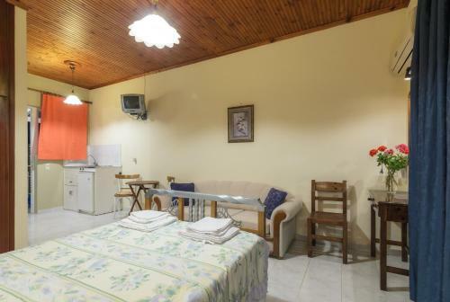 Hostal Artemis Apartments