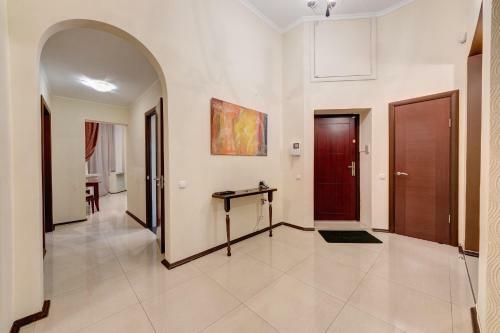 Four Bedroom Apartment Near The Nsc Olympic