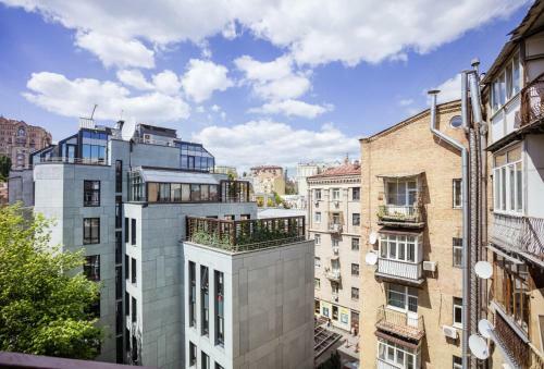 911 Apartments Maidan
