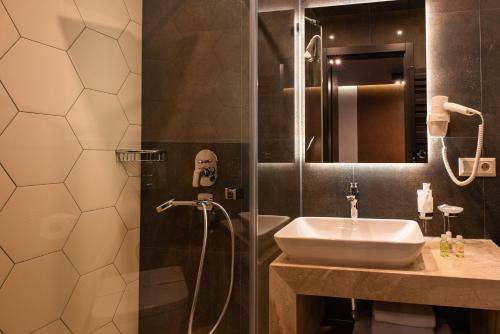 Mojo Boutique Hotel