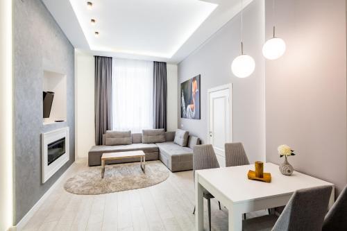 Deluxe Apartment In Horodotska 33