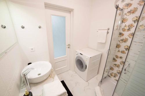 Luxury Apartment On Kulisha 36v