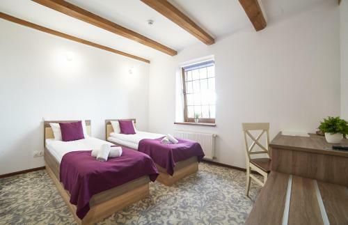 Coin Hotel