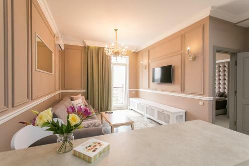 Royal Arcadia Apartment