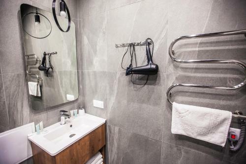 E4 Hotel
