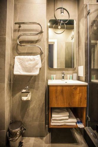E4 Hotel