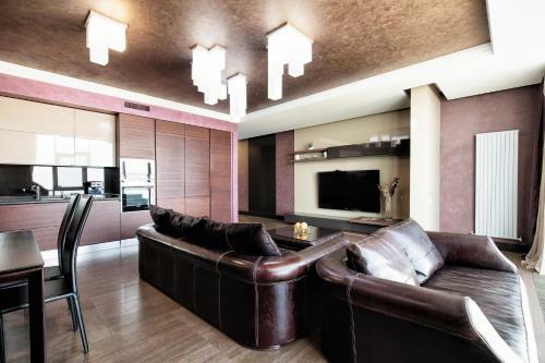 Panoramic Plaza Apartments