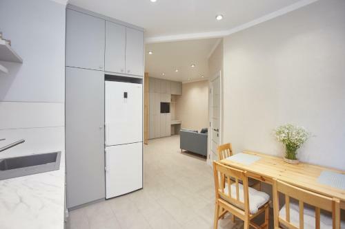 The Sea Apartment, Arcadia